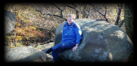 Dr. Alfred Kappel im Priestersitz auf dem Totenstein bei Knigshain 2008